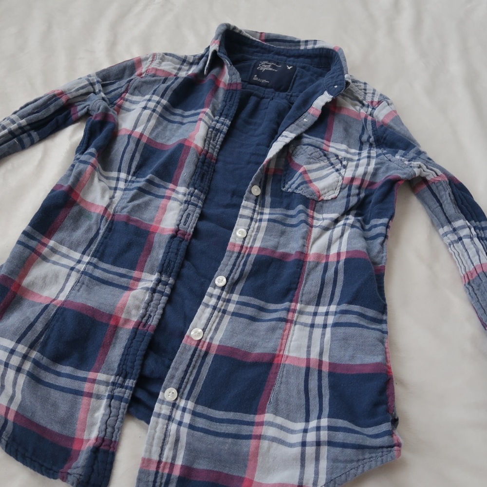 American Eagle Plaid Button Down Long Sleeve Shirt